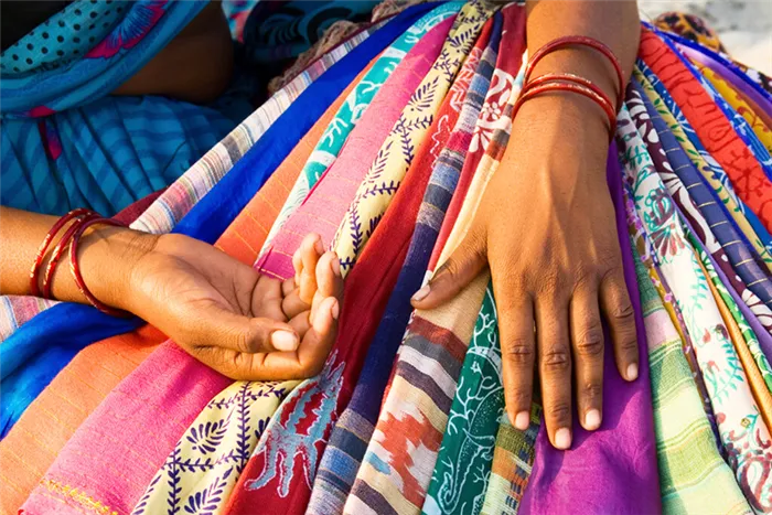 Восточные производители выпускают яркий текстиль, отличающийся стойкостью красок