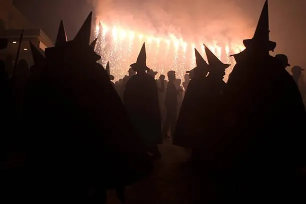 Фото Вальпургиева ночь-2022: какой обряд необходимо совершить в Ночь ведьм 4