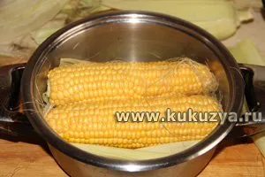 Как варить кукурузу без початков в кастрюле, шаг 3