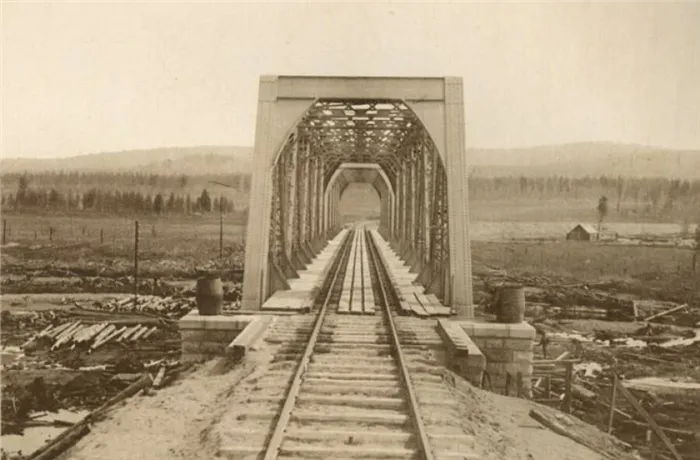 Мост через реку Нижнее Олонгро на Амурской железной дороге. 1908-1914 гг.