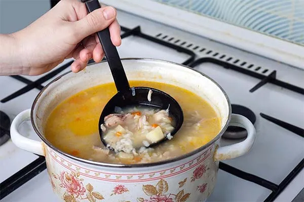 Как исправить пересоленный суп