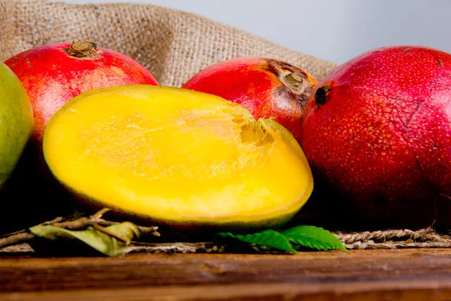 В манго содержится глутаминовая кислота, которая улучшает память и мозговую деятельность
