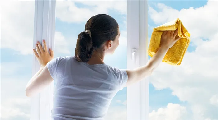 Как помыть окна снаружи на высоком этаже: 4 безопасных способа (бояться не надо)