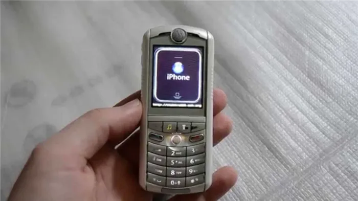 Телефон Motorola серии ROKR 