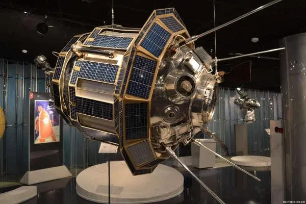 Космическая экскурсия по Музею космонавтики и Аллее Героев Космоса