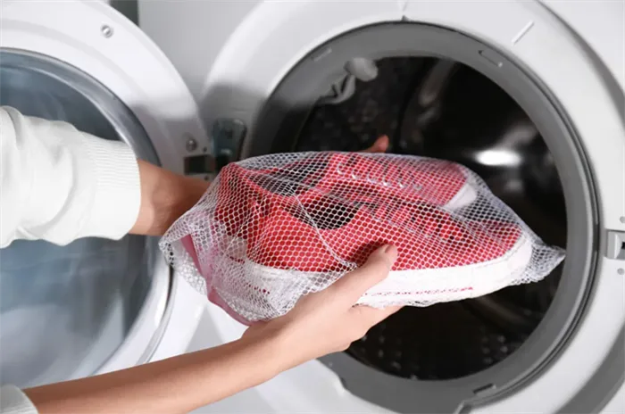 Как стирать кроссовки в стиральной машине: 8 шагов +режим