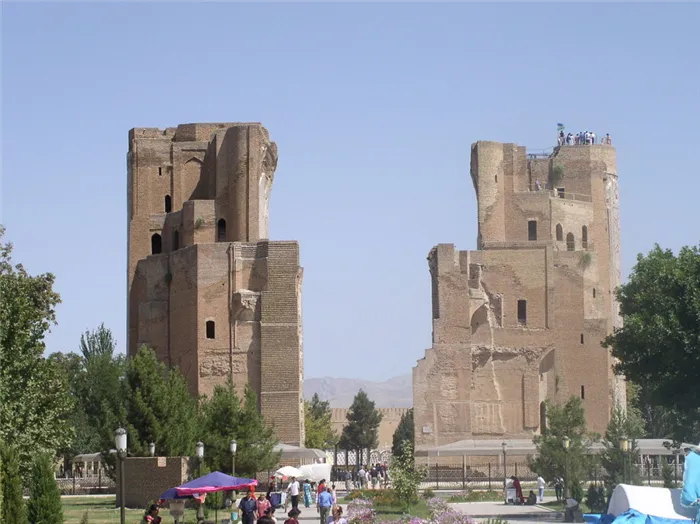 Учкудук «Три колодца», очарование средневекового Востока и «плато демонов»: удивительные места Узбекистана