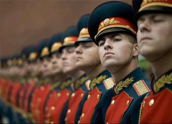 кремлевские курсанты офицеры суворовцы почетный караул