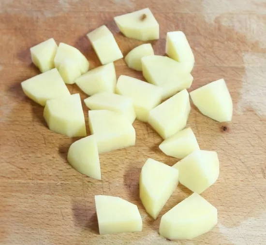 Перед обжариванием промойте картофель
