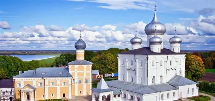 Женский монастырь Варлаамо-Хутынский