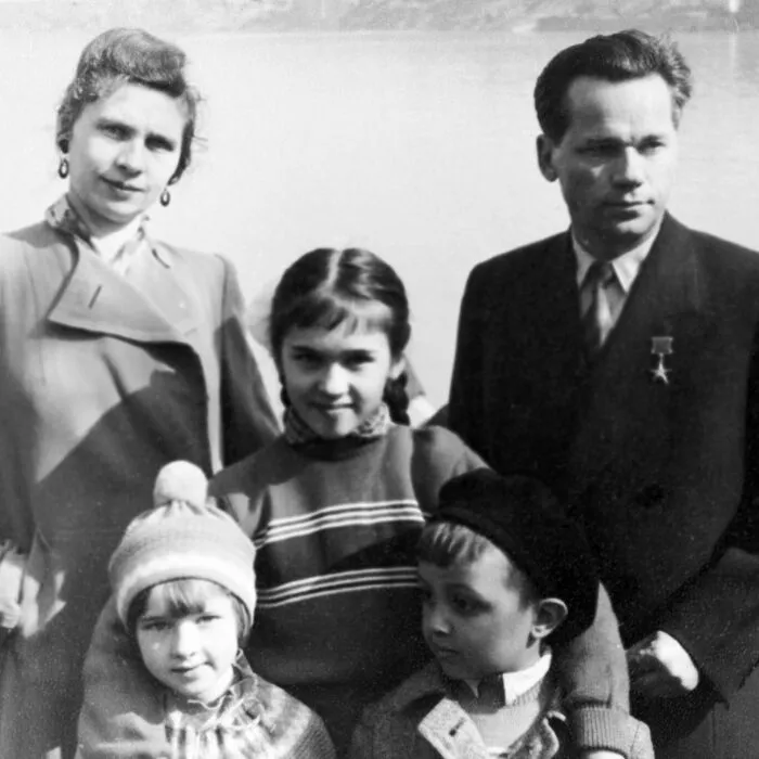 30 лет семейного счастья Михаила Калашникова