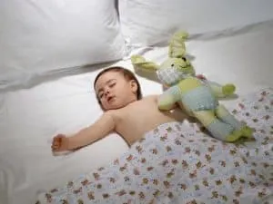 Приучить ребенка к отдельному сну