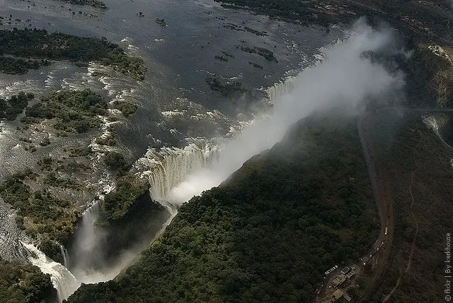 Victoria-Falls-04