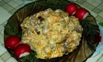 Готовые куриные сердечки с морковью и луком