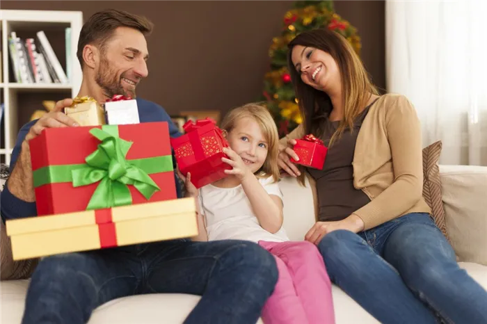 family-moment-in-christmas-morning.jpg