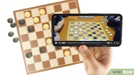 играть в домино