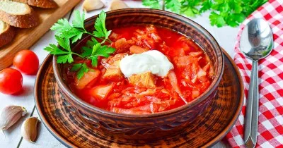 Борщ со свежей капустой свеклой и мясом